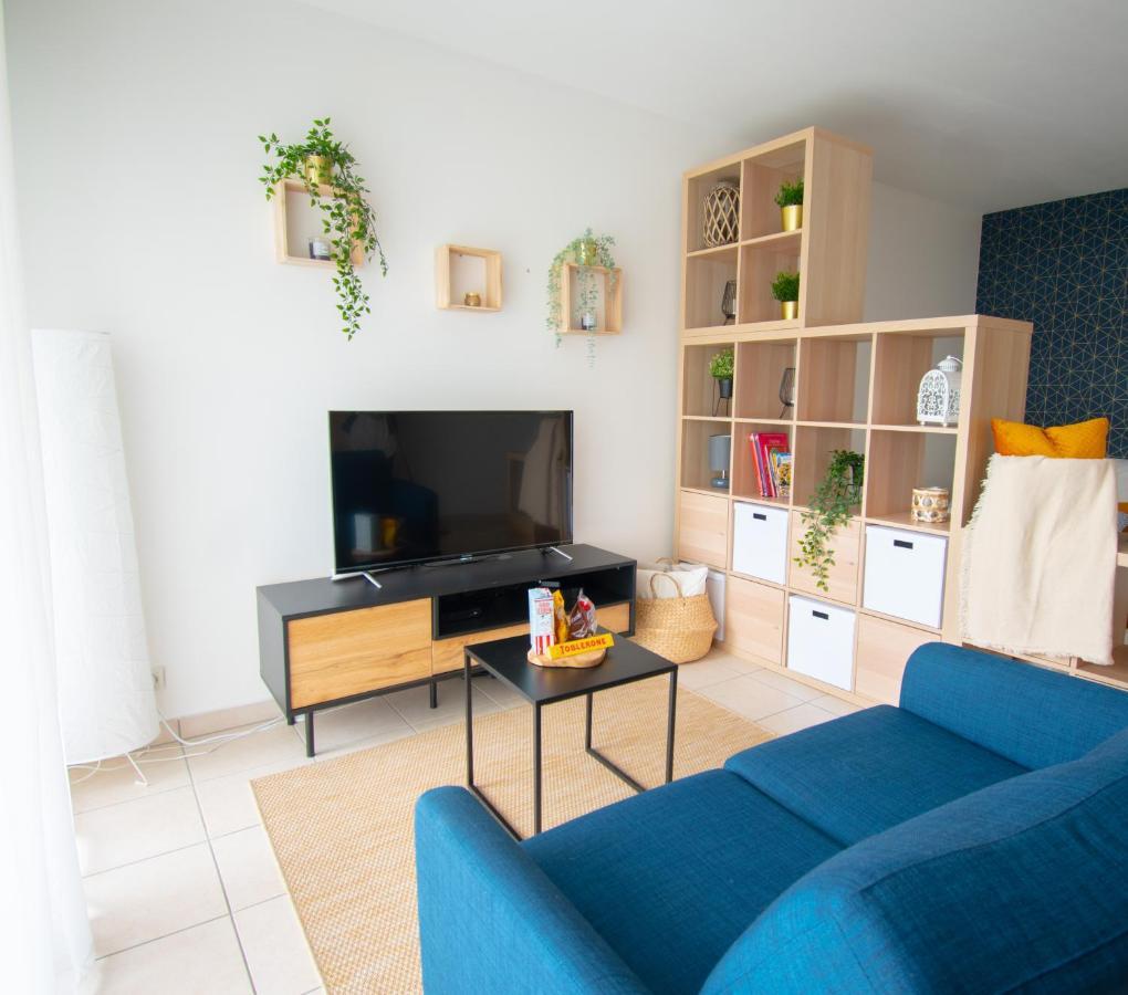 Studio Charmant Cergy Le Haut Au Pied De La Gare ! Parking Prive ! Appartamento Esterno foto